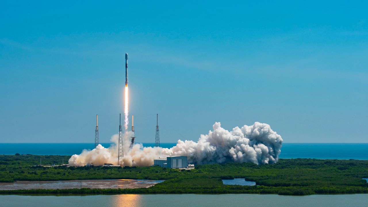 O Euclid da ESA decola num Space X Falcon 9 do Cabo Canaveral, na Flórida, EUA, às 17:12 CEST do dia 1 de julho de 2023.